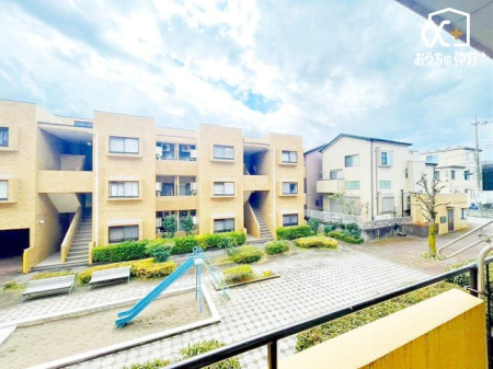 その他 ■中庭広場をコの字に囲むゆとりある建物配置