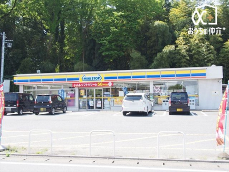 周辺環境 ミニストップ所沢糀谷店 徒歩10分。24時間営業なので、急なお買い物にも便利です。飲食物や軽い日用品を販売しております。駐車場；有（大型トラック可） 780m