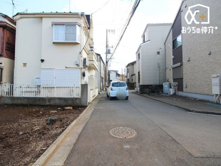 現地土地写真 南西側前面道路は幅員約5.0ｍ！日当たり、通風も良好です！