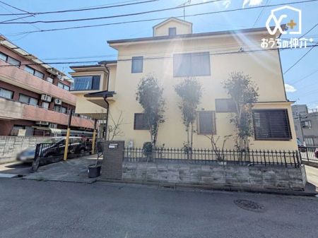 現地外観写真 周囲の騒音が少なく、家族や個人の時間を大切にできる閑静な住宅地。