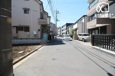 周辺環境 ライフ新座店 徒歩7分。営業時間平日：午前9時30分～0時土・日：午前9時～0時駐車場：有食品・日用品は勿論、お酒の種類も豊富なスーパーです！マクドナルドが併設されています。 510m