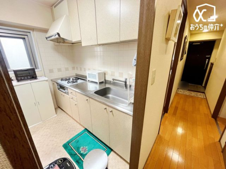 その他内観 玄関→廊下→キッチンへの動線