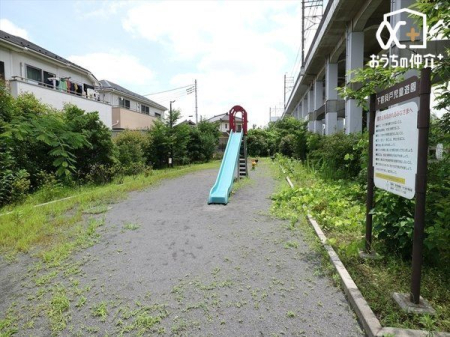 周辺環境 下宿貝戸児童遊園 徒歩15分。武蔵野線の高架横に整備された小さな公園です。 1130m