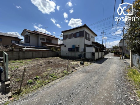 現地土地写真 住民以外の車が往来がない閑静な住宅地