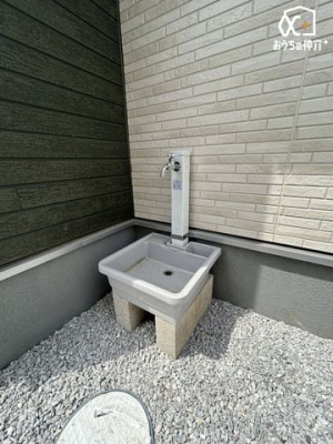 その他 洗車などに便利な外水栓完備