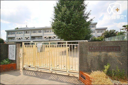 周辺環境 西東京市立芝久保小学校 徒歩9分。昭和43年開校。児童数211人(令和4年4月時点) 700m
