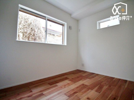 子供部屋 二面採光で明るいお部屋です。