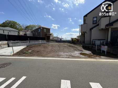 現地土地写真 高い建物なく隣地と離れているので日当たり良好です