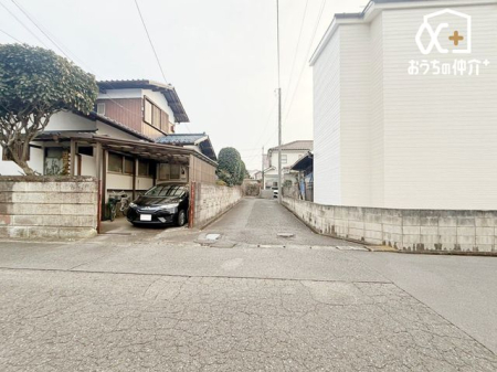 現地土地写真 前面道路は北東側私道です。