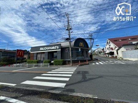 周辺環境 マクドナルド 所沢山口店 徒歩10分。営業時間7:00～22:00。近所にあるとちょっとうれしいお店ですよね！ 770m