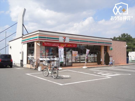 周辺環境 セブン-イレブン 新座栄１丁目店 徒歩6分。営業時間：24時間 駐車場：有 430m