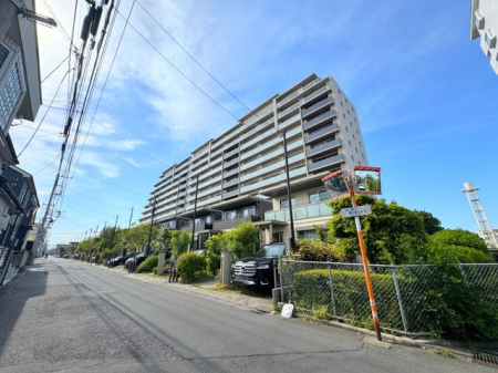 現地外観写真 狭山ヶ丘駅より徒歩6分です。
