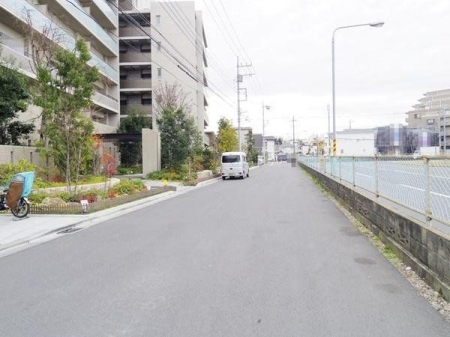 その他 広々前面道路