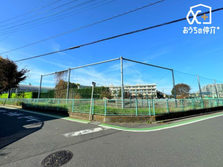 周辺環境 所沢市立若狭小学校 徒歩5分。 350m