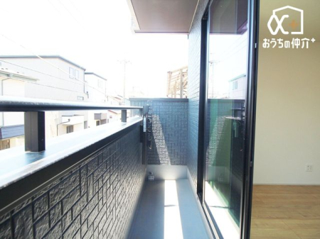 周辺環境 2号石神緑地 徒歩9分。小高い丘から斜面になっている木がたくさん植えてある自然の多い場所。ベンチなども置いてありゆったりとした気持ちになれる場所。 670m
