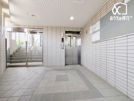 その他 屋根付き駐輪場で、大切な自転車も守れるます。