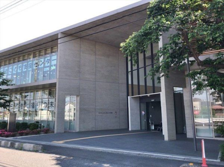 周辺環境 所沢市こどもと福祉の未来館 徒歩1分。地域福祉の「地域福祉センター」や子育て支援・発達支援の「こども支援センター」があり地域の人々の活動や交流ができます。 40m
