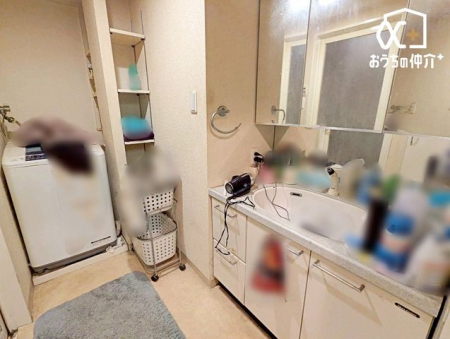 洗面台・洗面所 家族みんなが毎日使う洗面室。忙しい朝には使いやすい洗面室で、ステキな一日のスタートをきりましょう。