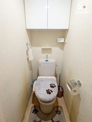 トイレ 清潔感のあるすっきりとしたトイレ。毎日使う場所だからこそ、お手入れやお掃除が簡単なシンプルなデザインです。