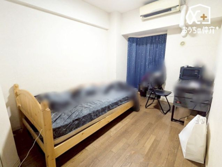 寝室 主寝室として使えそうなお部屋です。