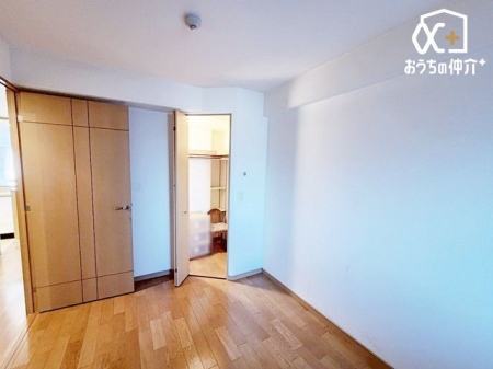 子供部屋 約5.7帖の広さの子供部屋におすすめな洋室。収納たっぷりの洋室なら、おもちゃや衣類もスッキリ片付く、楽しい子供部屋に。