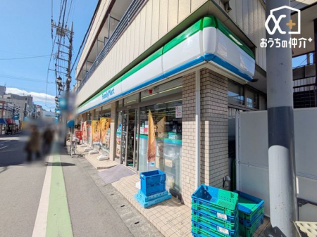 周辺環境 ファミリーマート所沢松葉町店 徒歩3分。24時間営業。駐車場なし。 180m