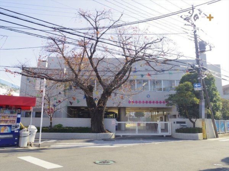 周辺環境 新所沢幼稚園 徒歩3分。西武新宿線「新所沢駅」が最寄りの保育園でございます。 230m
