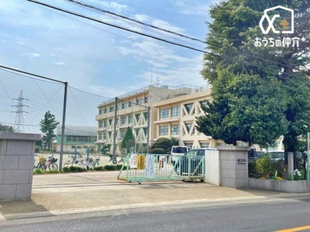 周辺環境 所沢市立西富小学校 徒歩14分。敷地も広く、お子様が伸び伸びと過ごす事が出来ます！ 1070m