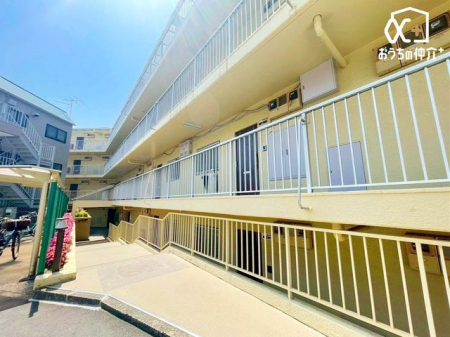その他 ■マンション入り口です