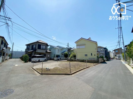 現地土地写真 子育てファミリーはもちろん、ゆったりと暮らしたい方にもおすすめしたい、落ち着いた住環境になっております。