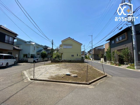 現地土地写真 一戸建ての多いエリア、静かで落ち着いた雰囲気