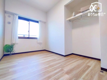 周辺環境 徒歩14分。【狭山郵便局】営業時間9時00分～17時00分(日休)、取り扱いサービス郵便・貯金・保険・ゆうゆう・ATM。駐車33台。 1120m