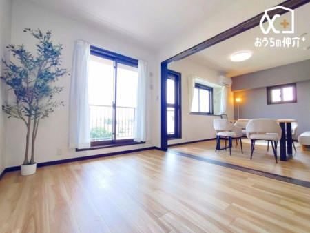 エントランス 植栽が施されたアプローチ