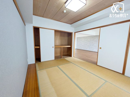 その他内観 和室は来客時や子育てシーンにも重宝。ゆったり落ち着ける和室。お子様のお昼寝や遊び場にも重宝します。