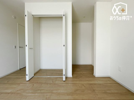 周辺環境 トモズ　久米川店 徒歩17分。【営業時間】平日9時-22時 、土日祝9時-21時【駐車場】２台 1330m