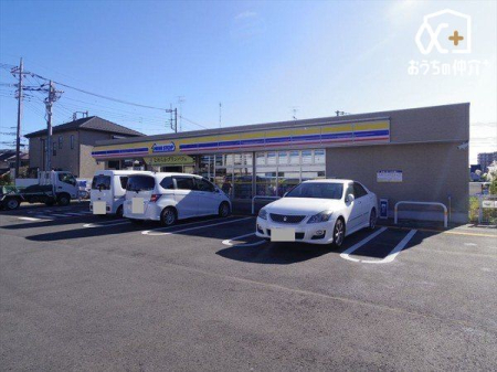 周辺環境 徒歩2分。【ミニストップ入間下藤沢店】営業時間 24時間営業　車椅子対応の駐車場・入り口あり 160m