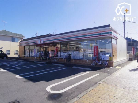 周辺環境 ケーズデンキ入間店 徒歩12分。 920m