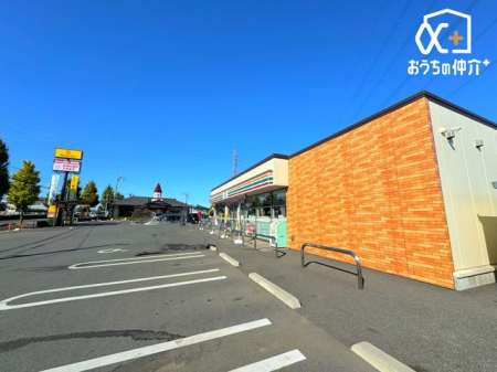 周辺環境 セブン-イレブン 所沢上新井２丁目店 徒歩9分。 720m
