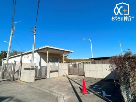 周辺環境 西堀保育園 徒歩6分。定員：100名　西堀小学校の付近に立地。 保育可能年齢／満6か月から 園庭開放／水曜日　午前中に限る 480m