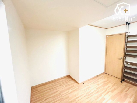 収納 散らかりがちな季節ものや小物も、スッキリまとめて収納できます！大きな収納があるのはうれしいですね！