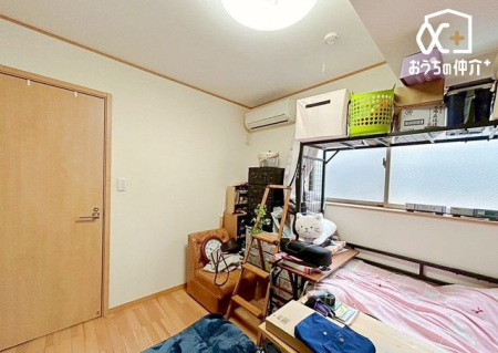 その他内観 6.7帖のゆとりあるお部屋は、ベッドやデスクを置いても圧迫感がなく、ライフスタイルに合わせた自由なレイアウトが可能。ひとり時間も家族との時間も快適に過ごせる、バランスの取れた空間です。