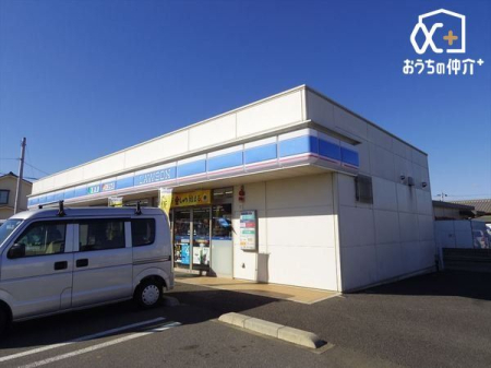 周辺環境 徒歩6分。【ファミリーマート入間扇町屋店】営業時間24時間。車椅子対応の駐車場。お支払い：クレジット カード。 430m