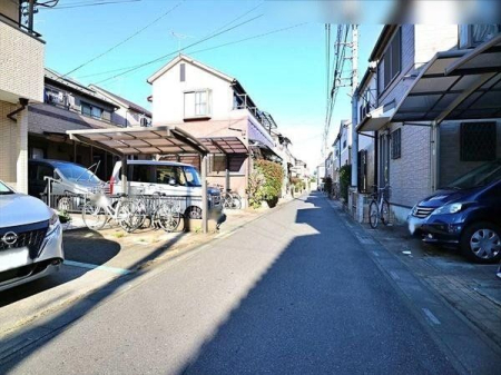 現地土地写真 静かで落ち着いた住環境です。