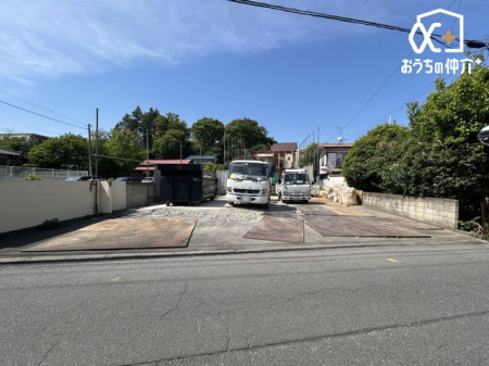 周辺環境 ドラッグセイムス秋津店 徒歩3分。 240m
