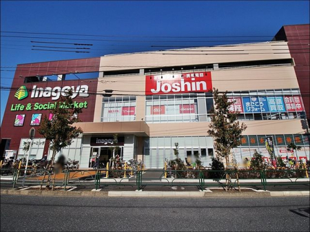 周辺環境 ジョーシン西東京保谷店 徒歩7分。営業時間　月-日 10:00-20:00 560m