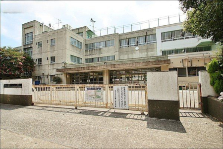 周辺環境 西東京市立田無小学校 徒歩12分。大正14年設立。児童数715人(令和4年5月時点) 田無駅北口より徒歩5分 910m
