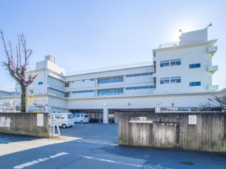 周辺環境 西東京市立田無第二中学校 徒歩17分。昭和33年開校。生徒数402人(令和4年4月時点) 健康・誠実・敬愛を教育目標に掲げている。 1290m