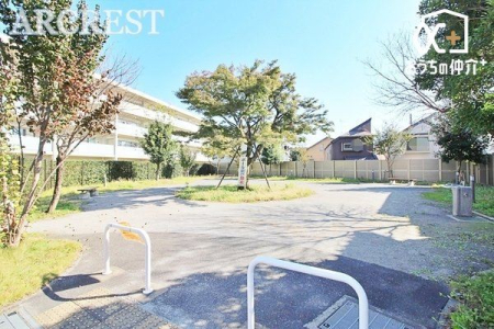 周辺環境 田無一丁目カエデの樹公園 徒歩3分。プラウド田無ガーデンズ真横の公園です。バス通りから少し奥まったところにあるため、安心の広場です。 210m