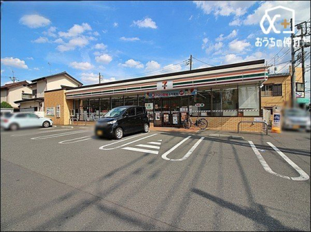  カースペースの様子。車通りの少ない前面道路でお車の出し入れもラクラクです。