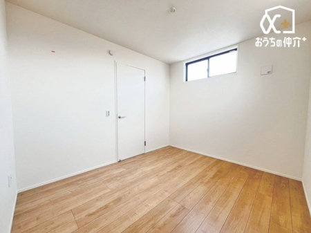 周辺環境 新鮮市場　エフワン 徒歩6分。営業時間：9:30～19:00無料駐車場有。 470m